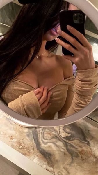 Bella Escort in Montreal - Laval - South Shore | Bella has a soothing and comforting presence. Escort in Montreal - Laval - South Shore